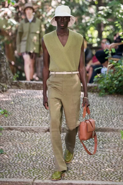 Look 3